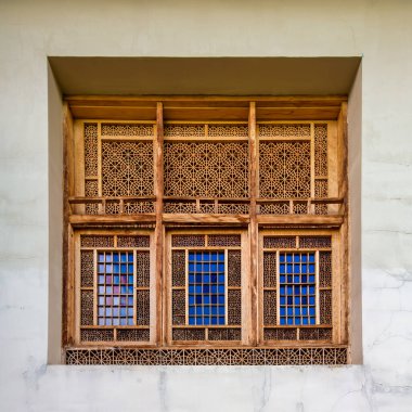 Shaki, Azerbaycan 'daki Shakikhanovs Sarayı' nın karmaşık ahşap penceresi