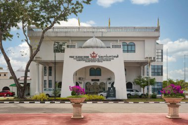 Bandar Seri Begawan 'da yer alan Brunei Tarih Merkezi Bruneis kültürel geçmişini ve önemini vurgulayan ayırt edici bir mimari tasarıma sahiptir.