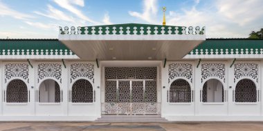 Batu Satu, Bandar Seri Begawan, Brunei Darussalam, Royal Mausoleum, Malay 'da yer alan Kubah Makam Diraja, karmaşık mimariye sahiptir.