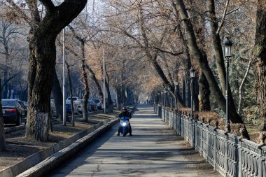 Almaty Şehri Kazakistan. 02 Aralık 2021. Yükseliş Katedrali. Panfilov Park 'taki Rus Ortodoks Katedrali.  ,     