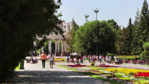 Almaty Şehri Ağustos 2022 Gorky Central Park Almaty Şehrinde — Stok video