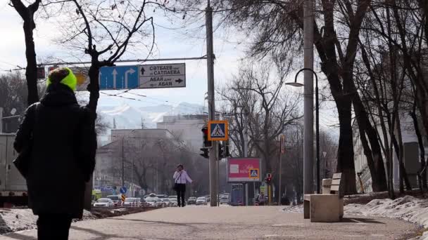 Avenida Dostyk Almaty City Kazajstán Febrero 2023 — Vídeo de stock