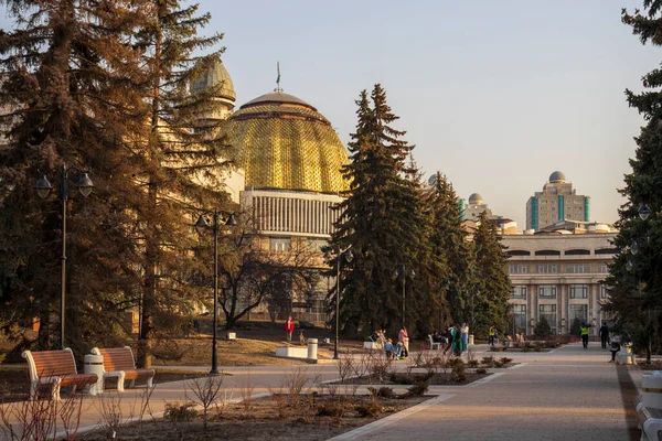 Almaty Kazajistán Marzo 2023 Palacio Los Escolares Almaty — Foto de Stock
