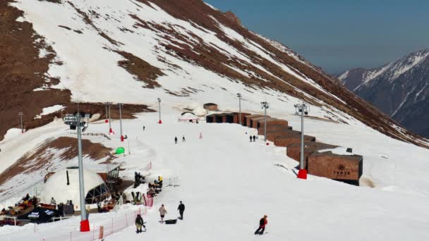 Almaty Kazachstan Maart 2023 Medeo Shymbulak Mountain Resort Skipiste Met — Stockvideo