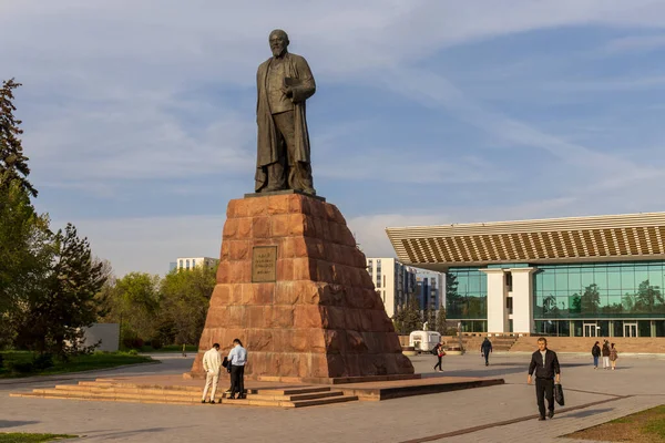 Almaty City Almaty Cazaquistão Abril 2023 Monumento Famoso Poeta Cazaque — Fotografia de Stock
