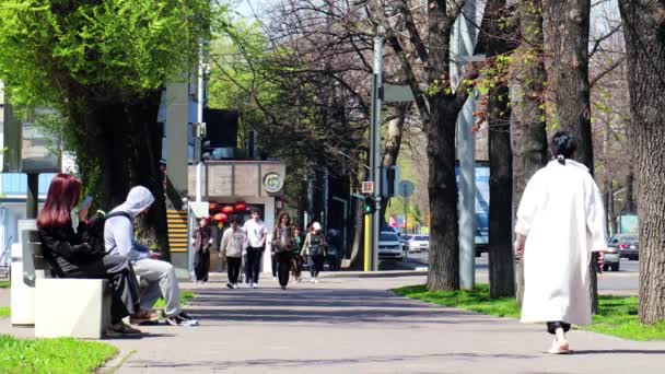 Almaty City Almaty Kazakstan April 2023 Dostyk Avenue — Stockvideo