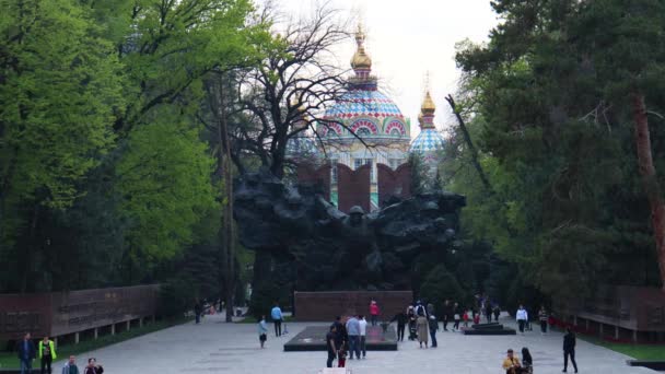 Almaty City Almaty Kazajistán Abril 2023 Parque Central Panfilov Monumento — Vídeo de stock