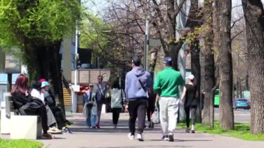 Almaty City Zaman Çizelgesi. Almaty Kazakistan 23 Nisan 2023. Dostyk Bulvarı