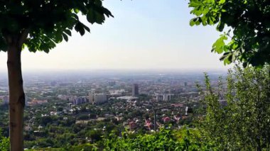 Almaty Şehri. Almaty Kazakistan 20 Haziran 2022. Kok Tobe Tepesinden Görünüm