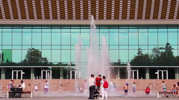 阿拉木图市 2022年6月20日位于阿拉木图市的共和国宫 前列宁宫 — 图库视频影像
