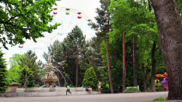 Almaty City Timelapse Maio 2023 Almaty Cazaquistão Gorky Central Park — Vídeo de Stock