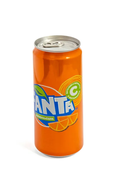 Fanta Puede Bebida Soda Aislada Sobre Fondo Blanco Liso Latas — Foto de Stock