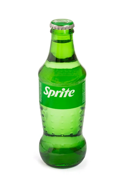 ヴィンテージのボトルをこぼす ソーダ飲料は白地に隔離されている 白に単離された古典的なボトル アルマトイカザフスタン2023年4月24日 — ストック写真