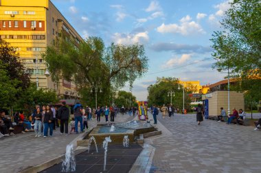 Almaty Şehri. Almaty Kazakistan. 25 Mayıs 2023. Almaty 'deki Arbat Bulvarı, Zhibek Zholy Pedestrian Caddesi. Panfilov Yürüyen Sokak
