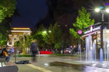 Almaty Şehri. Almaty Kazakistan. 25 Mayıs 2023. Almaty 'deki Arbat Bulvarı, Zhibek Zholy Pedestrian Caddesi. Panfilov Yürüyen Sokak