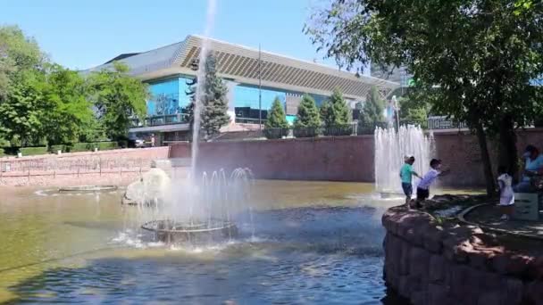 Almaty City Video Lipca 2023 Kazachstan Almaty Dostyk Avenue — Wideo stockowe