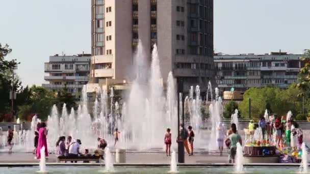 Almaty City Timelapse Julio 2023 Kazajstán Almaty Dostyk Avenue Hotel — Vídeos de Stock