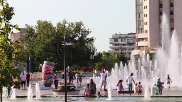 Almaty City Timelapse Juli 2023 Kazachstan Almaty Dostyk Avenue — Stockvideo