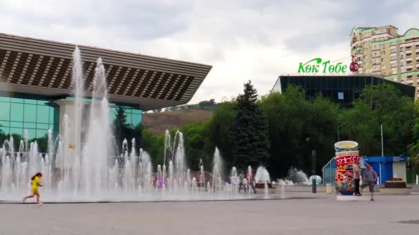 Almaty City Timelapse Αυγούστου 2023 Καζακστάν Almaty Λεωφόρος Dostyk Παλάτι — Αρχείο Βίντεο