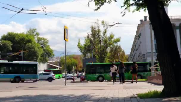 Almaty City Timelapse Augusti 2023 Almaty Dostyk Avenue — Stockvideo