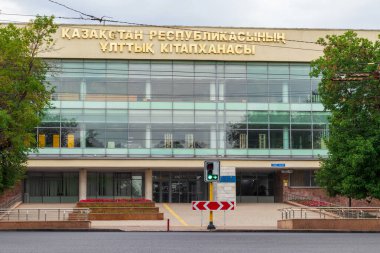 Almaty City, Kazakistan 22 Ağustos 2023. Abay Bulvarı. Kazakistan Ulusal Kütüphanesi