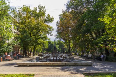 Almaty City, Kazakistan 23 Ağustos 2023. Abay Bulvarı, Tulebeyev Caddesi. SSCB Mukan Tulebayev ve 