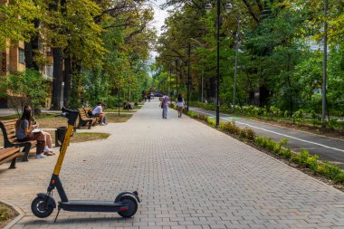 Almaty City, Kazakistan 23 Ağustos 2023. Mukan Tulebayev Caddesi.