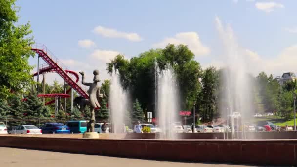 Almaty City Timelapse Kazajstán Septiembre 2023 Avenida Abay Fuente Frente — Vídeos de Stock