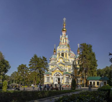 Almaty City, Kazakistan 23 Eylül 2023. Panfilov 'un Central Park' ı. Yükseliş Katedrali. Panfilov Park 'taki Rus Ortodoks Katedrali. 