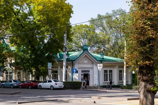 Almaty City Cazaquistão Setembro 2023 Kyzyl Tan Edifício Antiga Verny — Fotografia de Stock