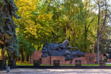 Almaty Şehri. Almaty Kazakistan 8 Ekim 2023. Panfilov 'un Central Park' ı. Alto rahatlatıcı 