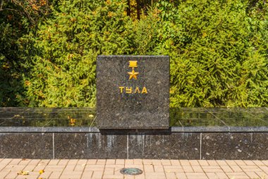 Almaty Şehri. Almaty Kazakistan 8 Ekim 2023. Panfilov 'un Central Park' ı. Parktaki anıt 