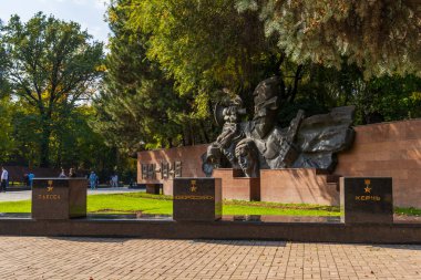 Almaty Şehri. Almaty Kazakistan 8 Ekim 2023. Panfilov 'un Central Park' ı. Alto rahatlatıcı 