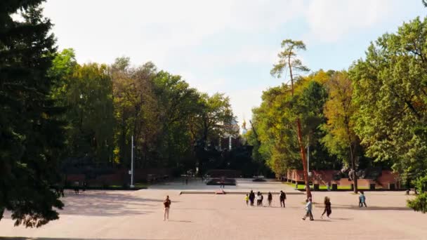 Almaty City Timelapse Almaty Kazajistán Octubre 2023 Parque Central Panfilov — Vídeos de Stock