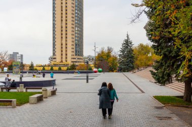 Almaty City 29 Ekim 2023. Kazakistan 'ın Almaty şehrindeki Kazakistan Oteli. Almaty 'deki en popüler bina.