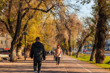 Almaty City, Kazakistan 14 Kasım 2023. Abay Bulvarı