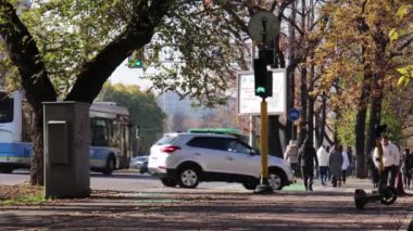 Almaty CIty Video 14 Kasım 2023. Almaty, Kazakistan, Abay Caddesi.