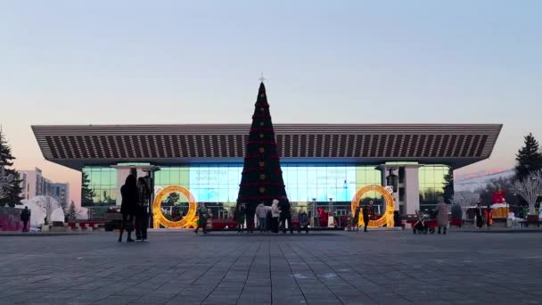 Almaty City Timelapse December 2023 Kazachstan Almaty Dostyk Avenue Paleis — Stockvideo