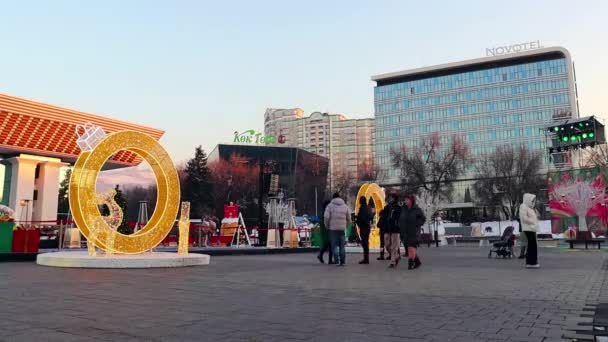 Almaty City Timelapse December 2023 Kazachstan Almaty Dostyk Avenue — Stockvideo