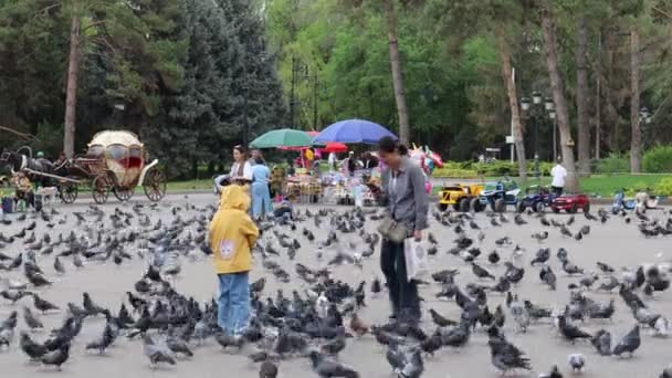 Almaty City Timelapse Kazajstán Abril 2024 Parque Guardias Panfilov Catedral — Vídeo de stock