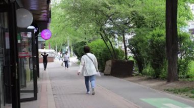 Almaty City Video, Kazakistan. 23 Nisan 2024. Gogol Caddesi.