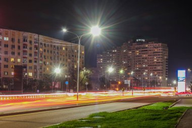 Almaty City Kazakistan 29 Nisan 2024. Al Farabi Caddesi, Almaty 'deki Birinci Başkan Parkı.