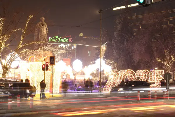 Almaty City Kazakistan 28 Aralık 2024. Şehrin ana meydanında yeni yıl kutlaması.