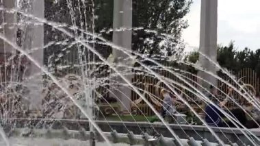 Almaty City Kazakistan 21 Temmuz 2024. Al Farabi Caddesi, Almaty 'deki Birinci Başkan Parkı.