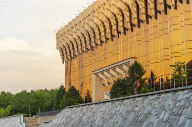 Almaty City Kazakistan 17 Mayıs 2025. Cumhuriyet Meydanı, Almaty 'deki Donanım Stüdyosu Kompleksi (ASK-2)