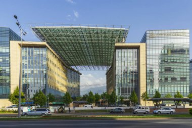 Almaty City Kazakistan 17 Mayıs 2025. Al Farabi Bulvarı