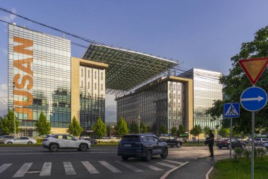 Almaty City Kazakistan 17 Mayıs 2025. Al Farabi Bulvarı