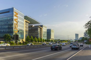 Almaty City Kazakistan 17 Mayıs 2025. Al Farabi Bulvarı