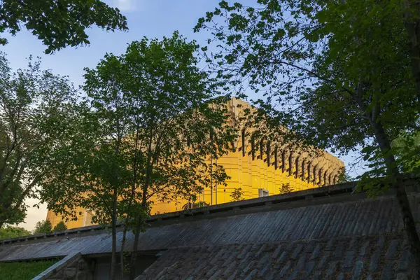 Almaty City Kazakistan 17 Mayıs 2025. Cumhuriyet Meydanı, Almaty 'deki Donanım Stüdyosu Kompleksi (ASK-2)