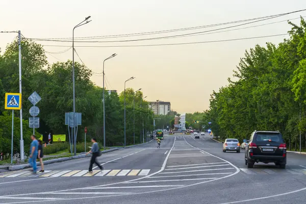 Almaty City Kazakistan 17 Mayıs 2025. Zheltoksan Caddesi (Zheltoqsan)